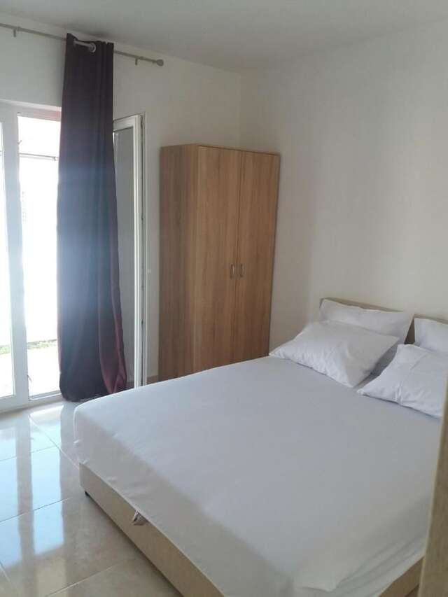 Апартаменты Apartmani Aleksandra Херцег-Нови-11